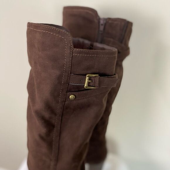 #300 G by GUESS brown vegan suede heeled boots - Picture 10 of 10